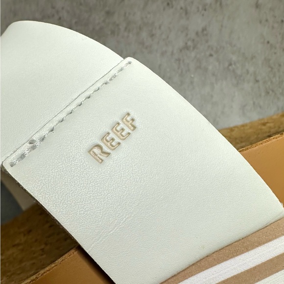 Reef Vista Hi Sandals | Women’s Size 9 | White & Tan - Picture 3 of 7
